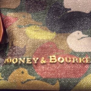 Dooney & Bourke Green and brown Shoulder Bag with Artistic Pattern. Leather.